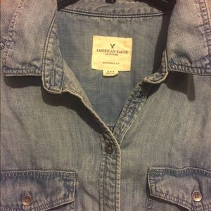 Women’s American Eagle Chambray Button Down Shirt
